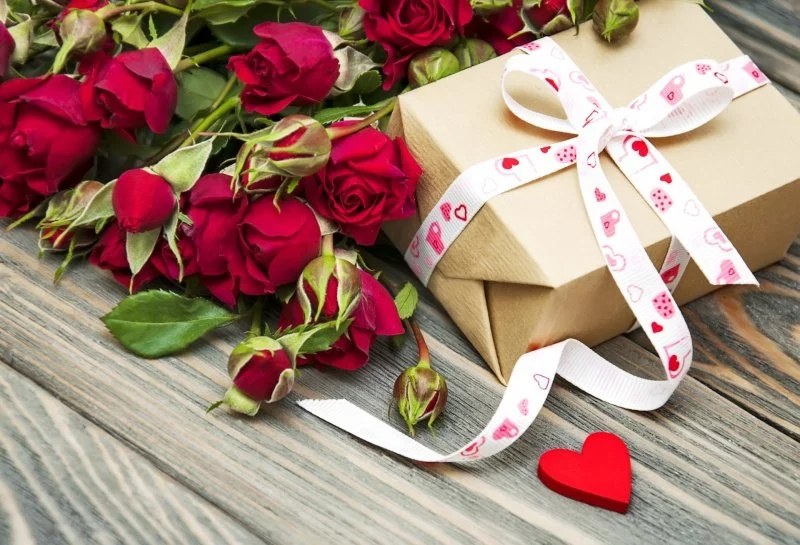 Недорогие подарки на День Святого Валентина можно купить заранее